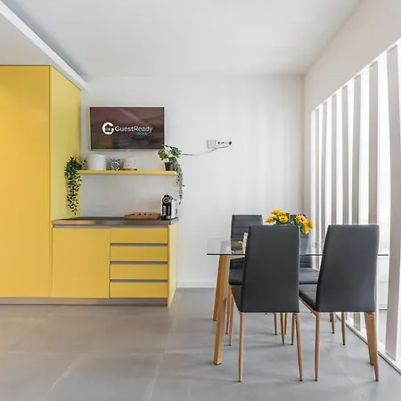 Guestready - Light & Bright